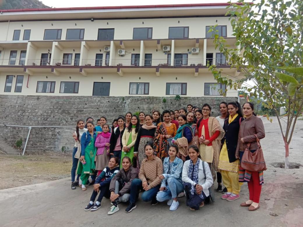 Nakshatra Resort Kunihar Buitenkant foto