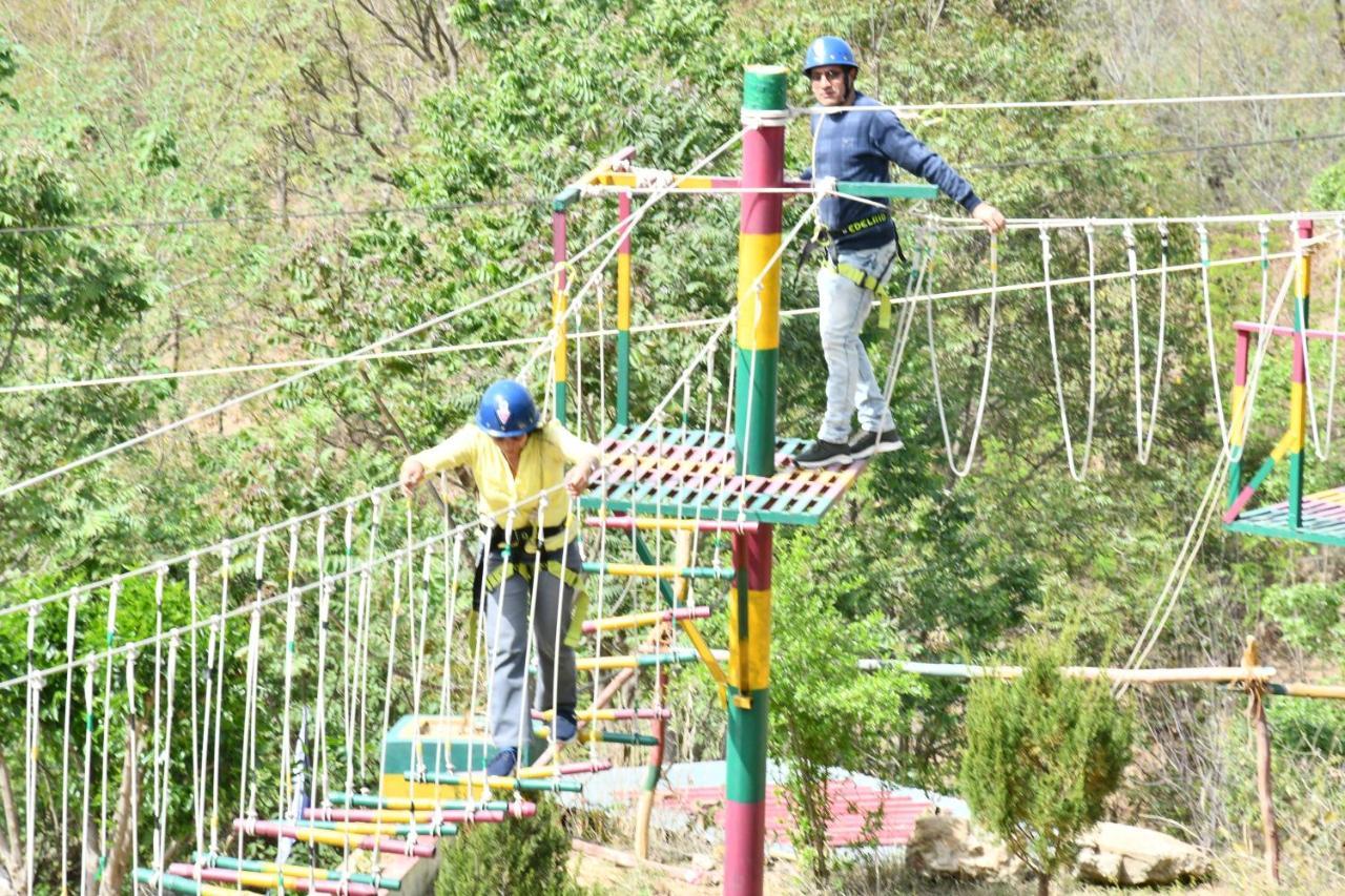 Nakshatra Resort Kunihar Buitenkant foto