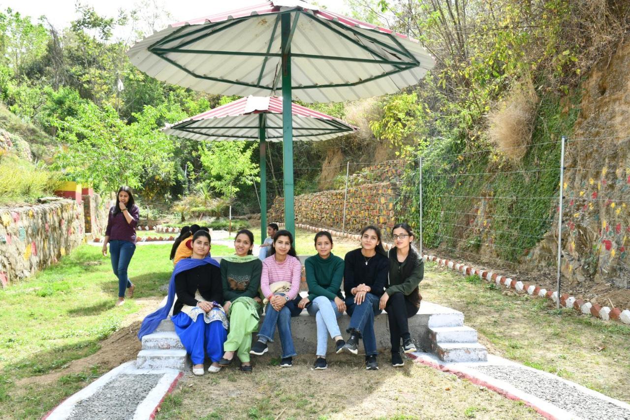 Nakshatra Resort Kunihar Buitenkant foto