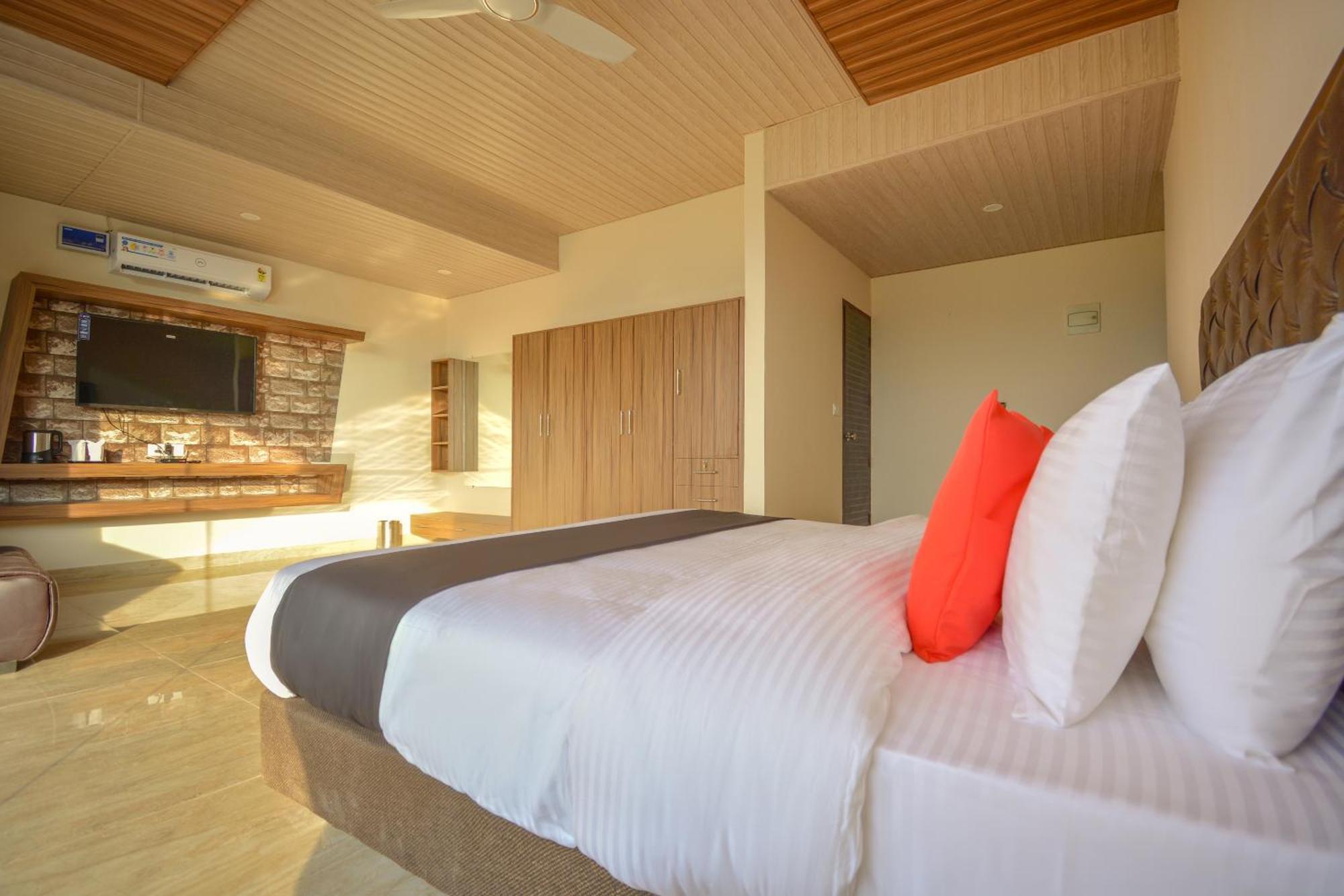 Nakshatra Resort Kunihar Buitenkant foto