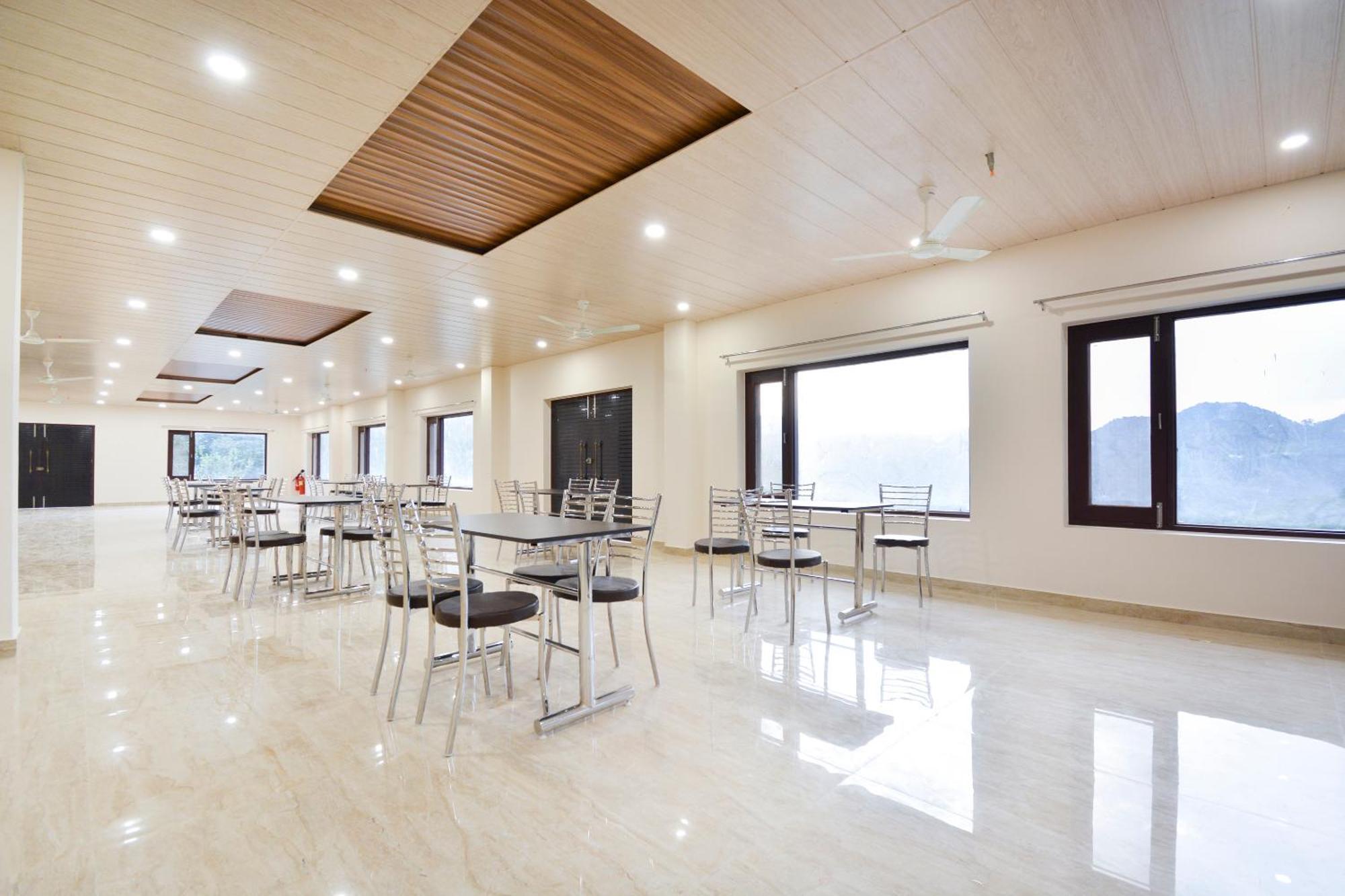 Nakshatra Resort Kunihar Buitenkant foto