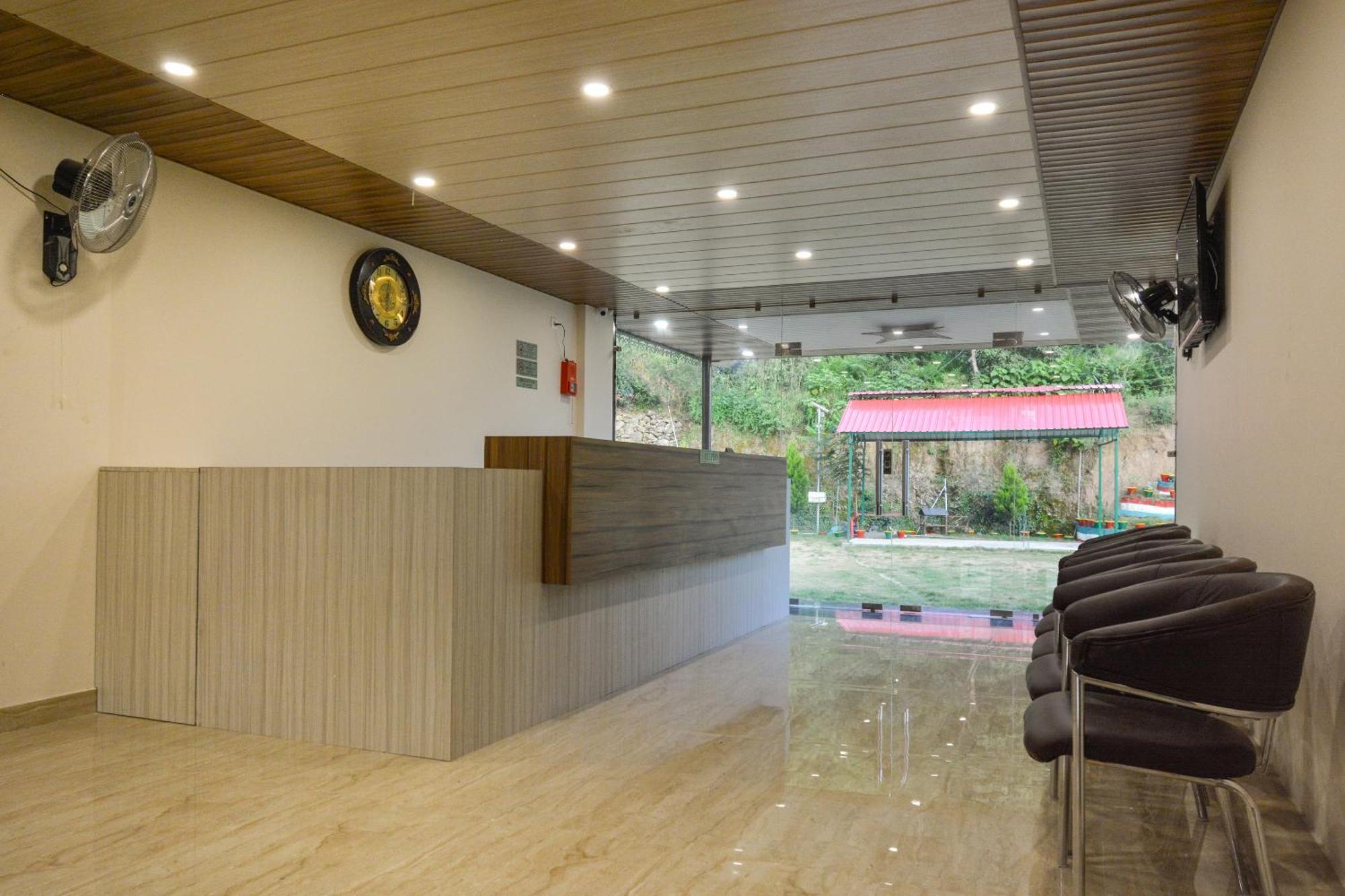 Nakshatra Resort Kunihar Buitenkant foto