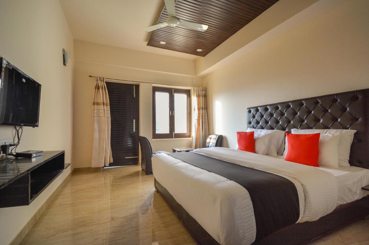 Nakshatra Resort Kunihar Buitenkant foto