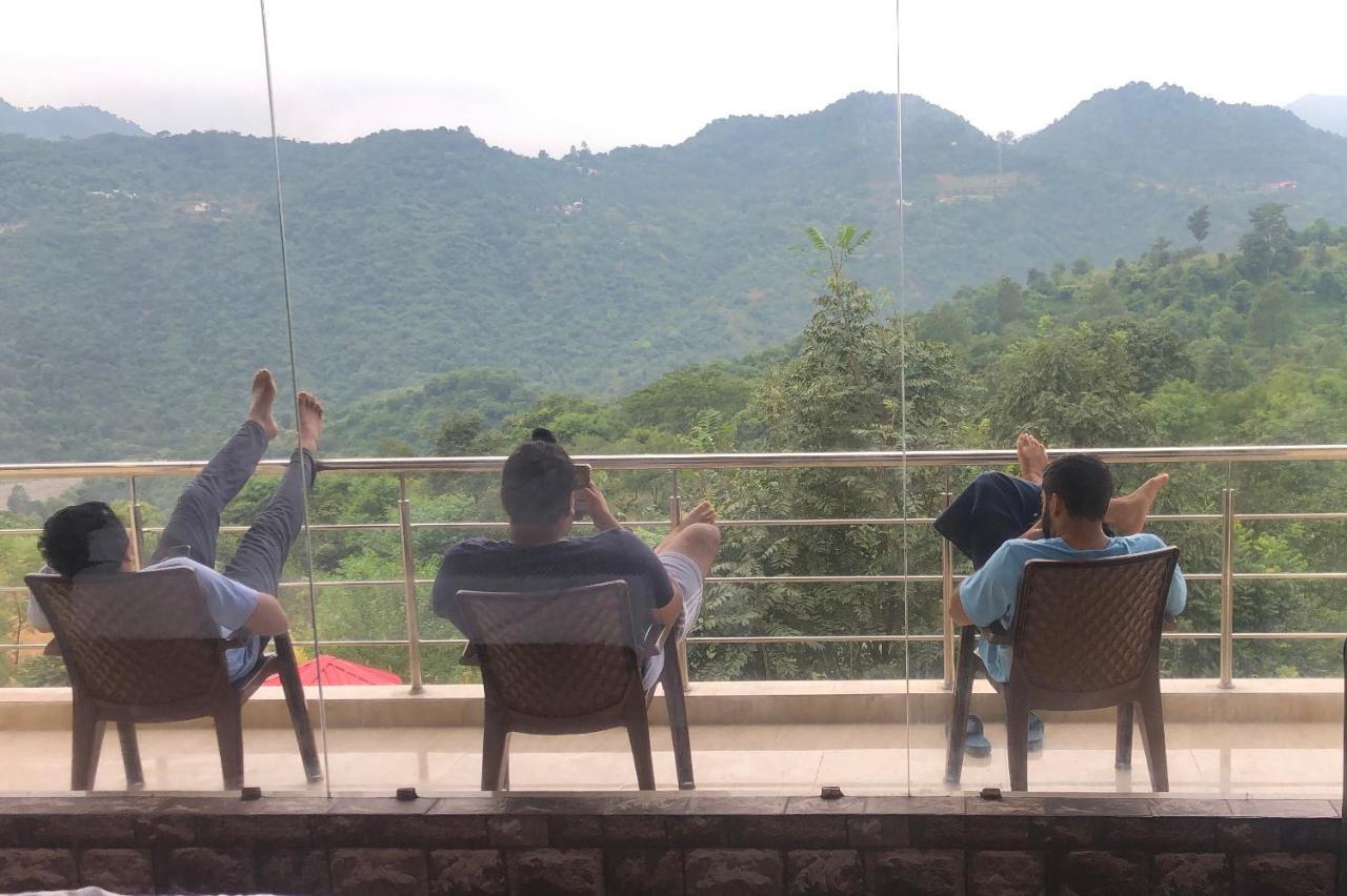 Nakshatra Resort Kunihar Buitenkant foto